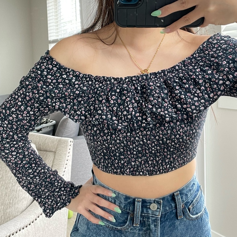 Off shoulder floral crop top